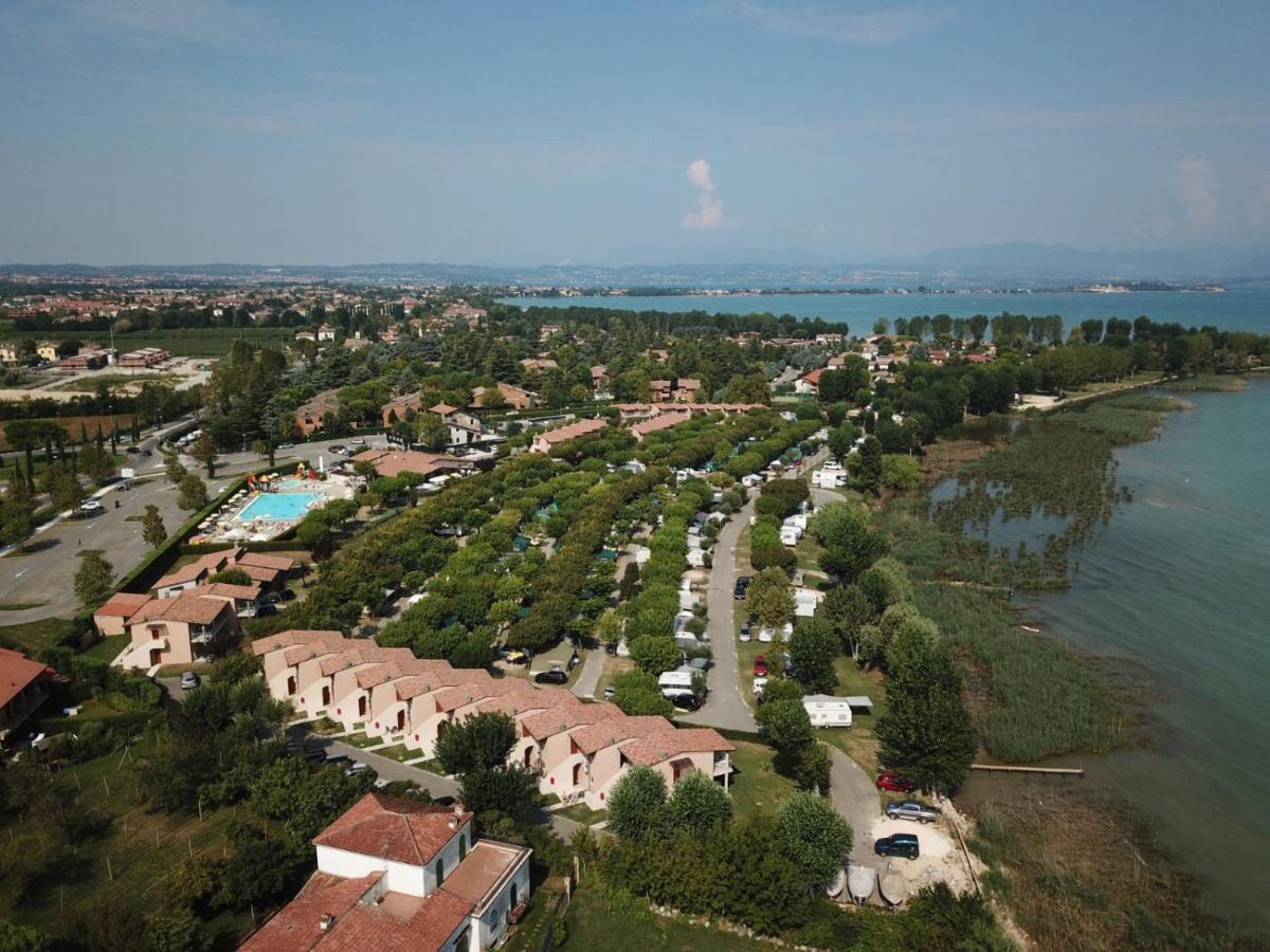 Ohana Apartments Camping Tiglio Сирмионе Экстерьер фото