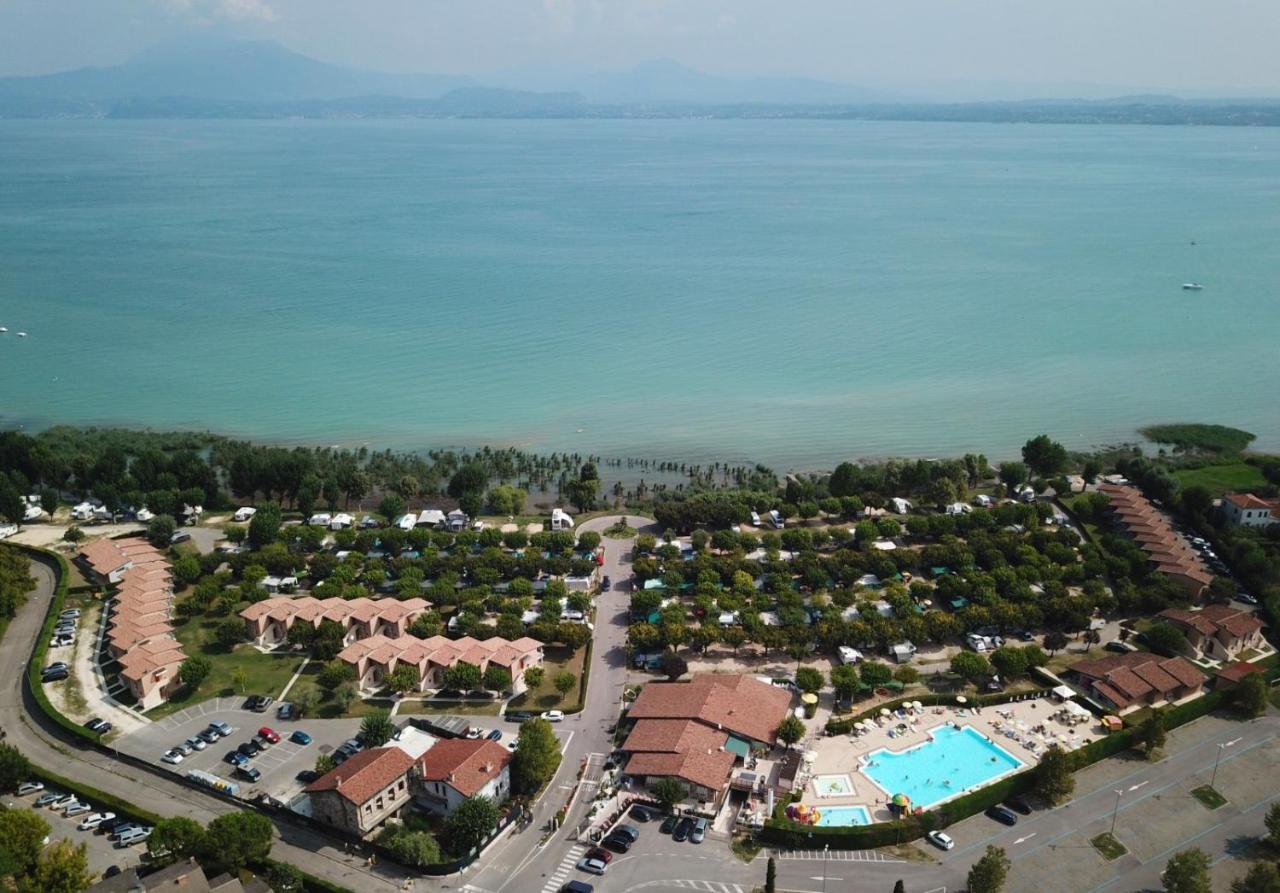 Ohana Apartments Camping Tiglio Сирмионе Экстерьер фото